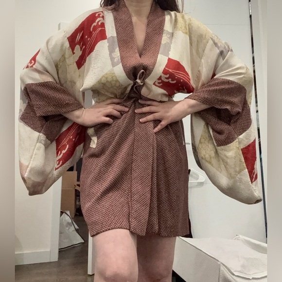 Gorgeous Vintage Japanese Kimono - Picture 3 of 17
